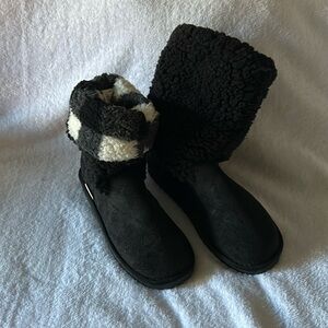 Muk Luks boots! Soft n cute!